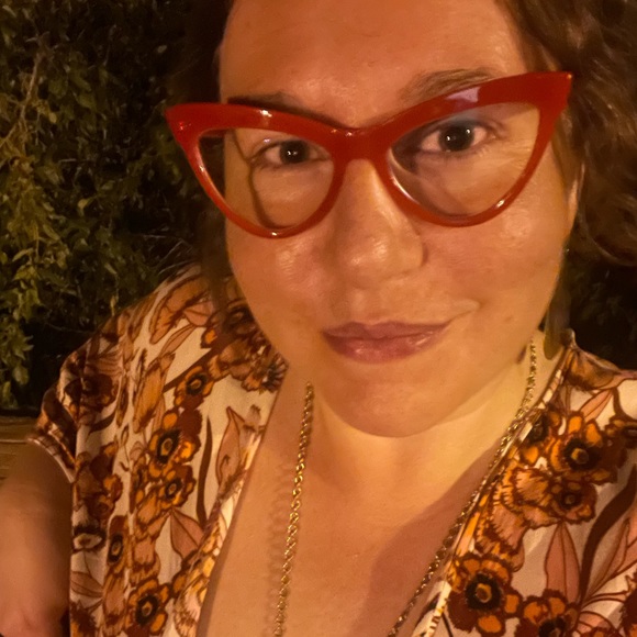 Meet your Posher, Jillian - Picture 1 of 1